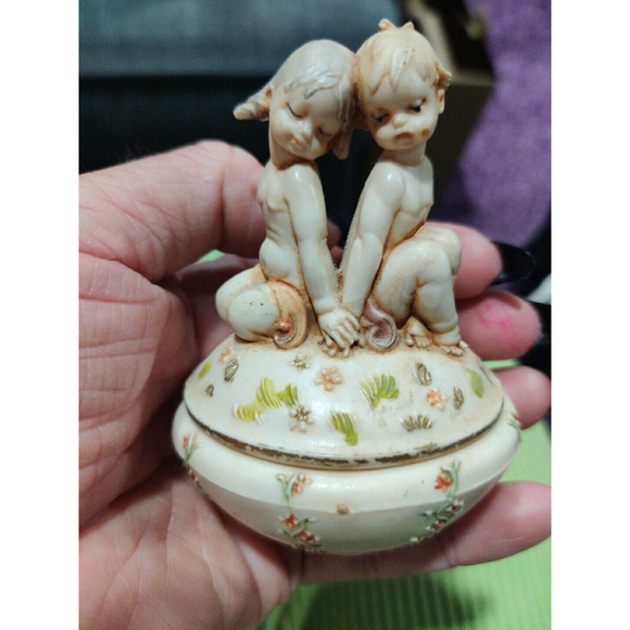 Vintage Marked Depose Italy 82 posing little girls figurine trinket box - Picture 1 of 8